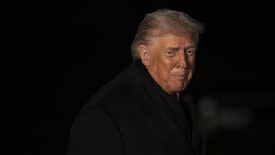 L'avion de Trump rentre aux États-Unis en raison d'un « problème électrique » survenu alors qu'il se rendait à Davos