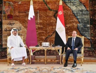 L'émir du Qatar et le président égyptien discutent des efforts de médiation pour un cessez-le-feu à Gaza